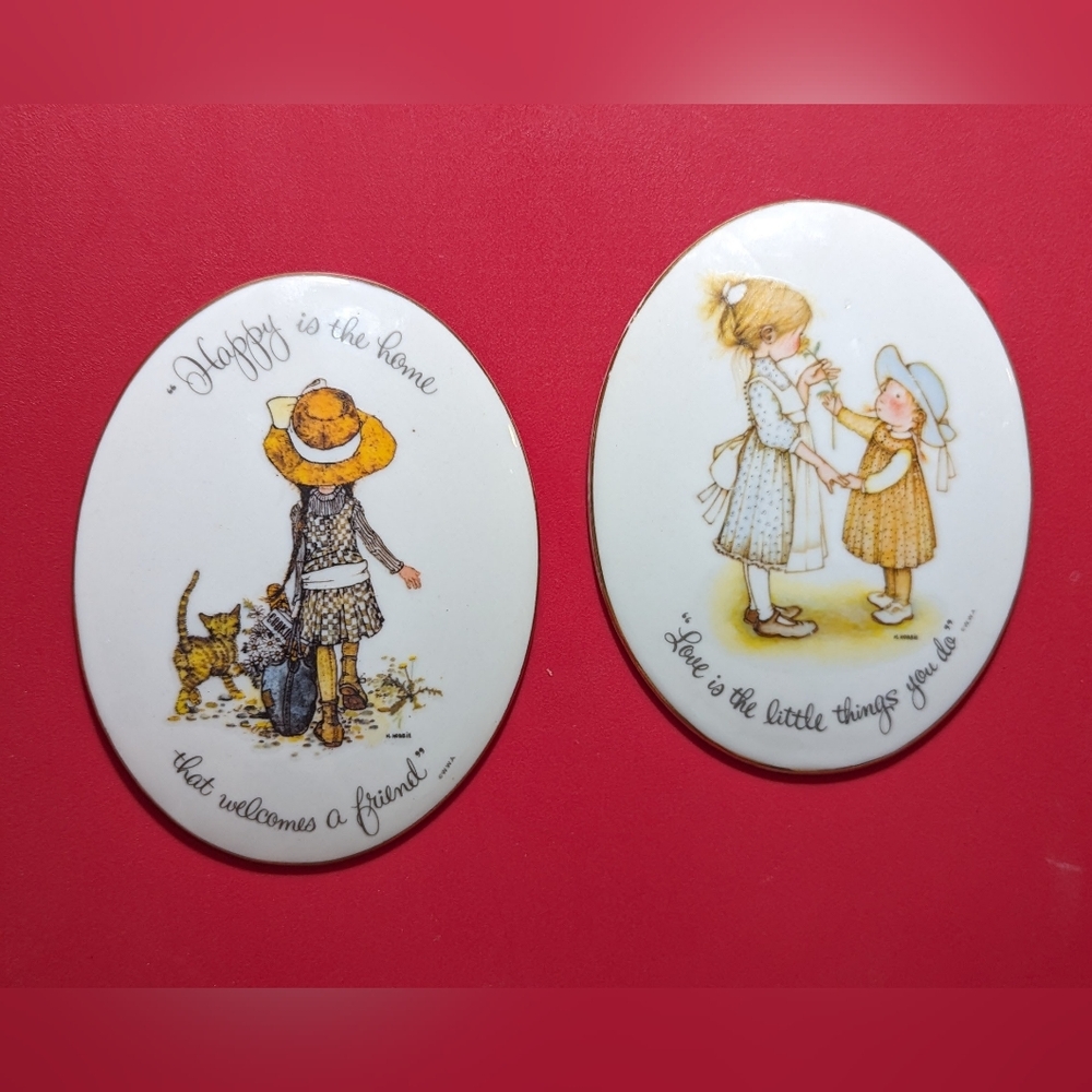 2 Vintage HOLLY HOBBIE Wall Plaques Porcelain Japan Oval 6" X 4.5" 1973